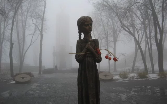 Сьогодні, 26 листопада, в Україні відзначається День пам'яті жертв голодоморів